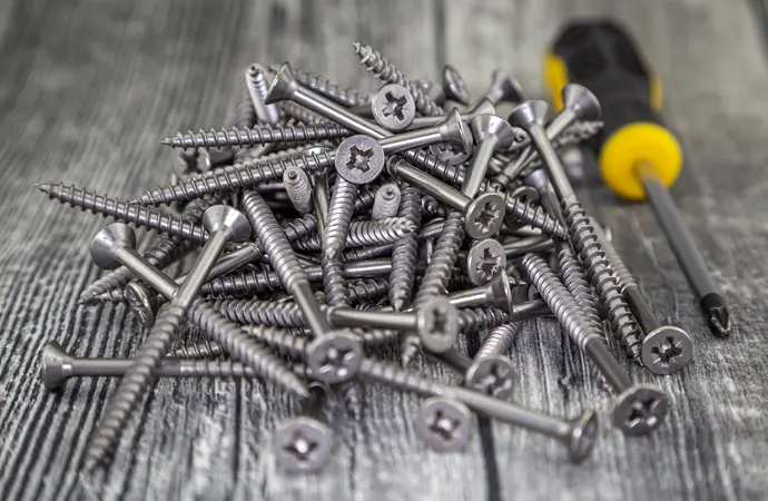 Installing the right screw for your mounting Installing the right screw for your mounting