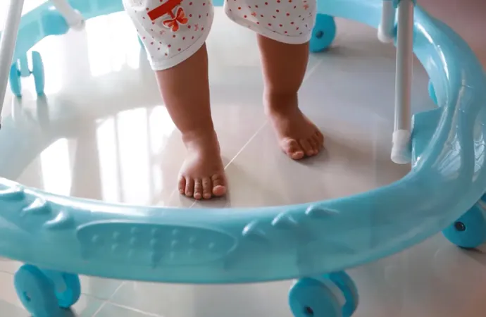 The Baby Walker of choice should have features that allow for maneuverability within narrow spaces The Baby Walker of choice should have features that allow for maneuverability within narrow spaces