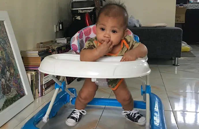 The market will offer you two options whenever you want to acquire the best baby walker for your kid namely The market will offer you two options whenever you want to acquire the best baby walker for your kid namely