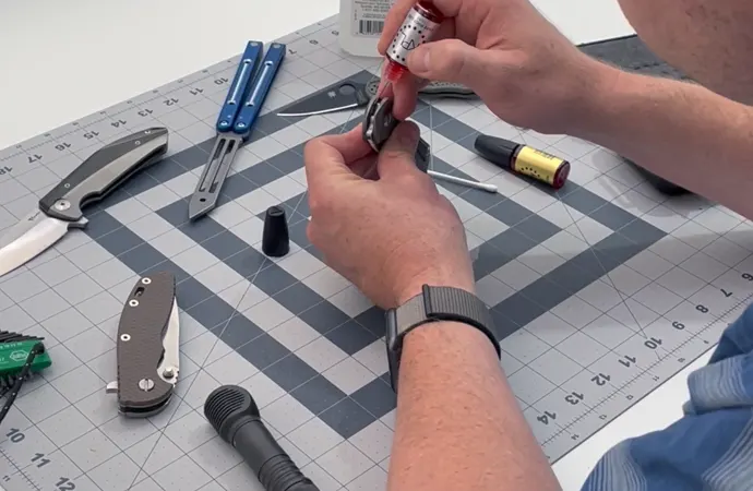 Lubricating your knives will prevent corrosion and oxidation of the steel Lubricating your knives will prevent corrosion and oxidation of the steel.