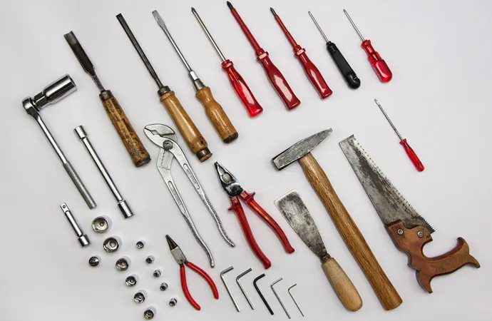 Screwdrivers are used for driving and tightening screws Screwdrivers are used for driving and tightening screws.