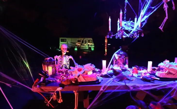 Halloween Decorations For Campers: 10 Tips To Celebrate halloween decorations for campers