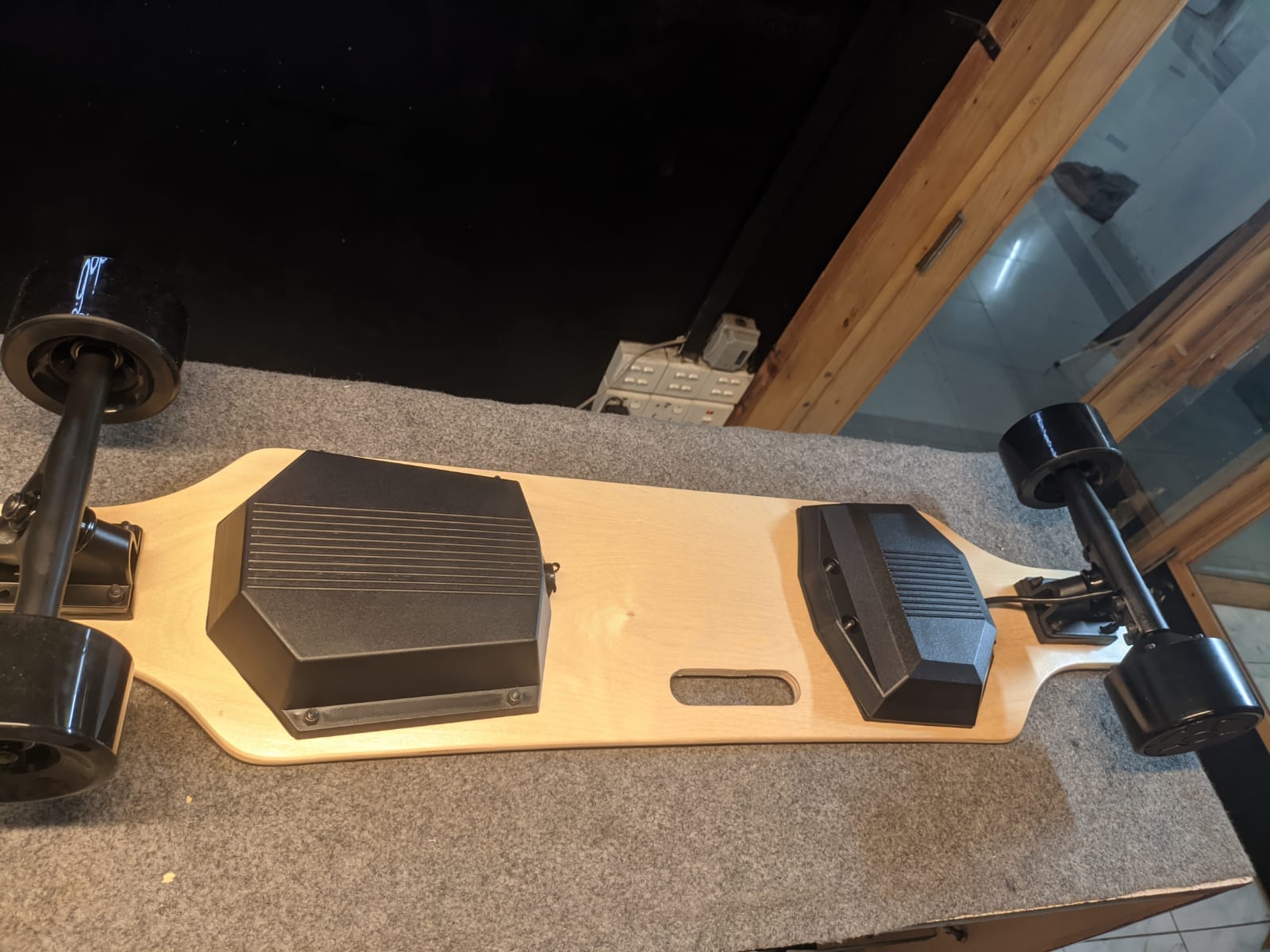 Onewheel VS Electric Skateboard: Side By Side Comparison What is an Electric Skateboard?