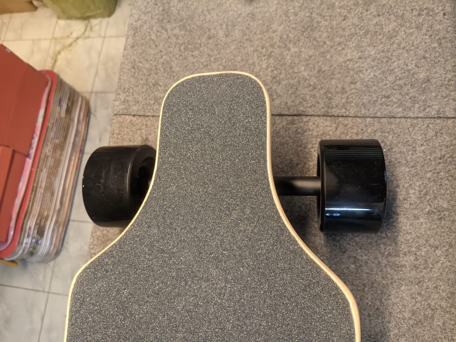 Onewheel VS Electric Skateboard: Side By Side Comparison Electric skateboards have a range of around 15-20 miles on a single charge, but it may vary depending on the model.