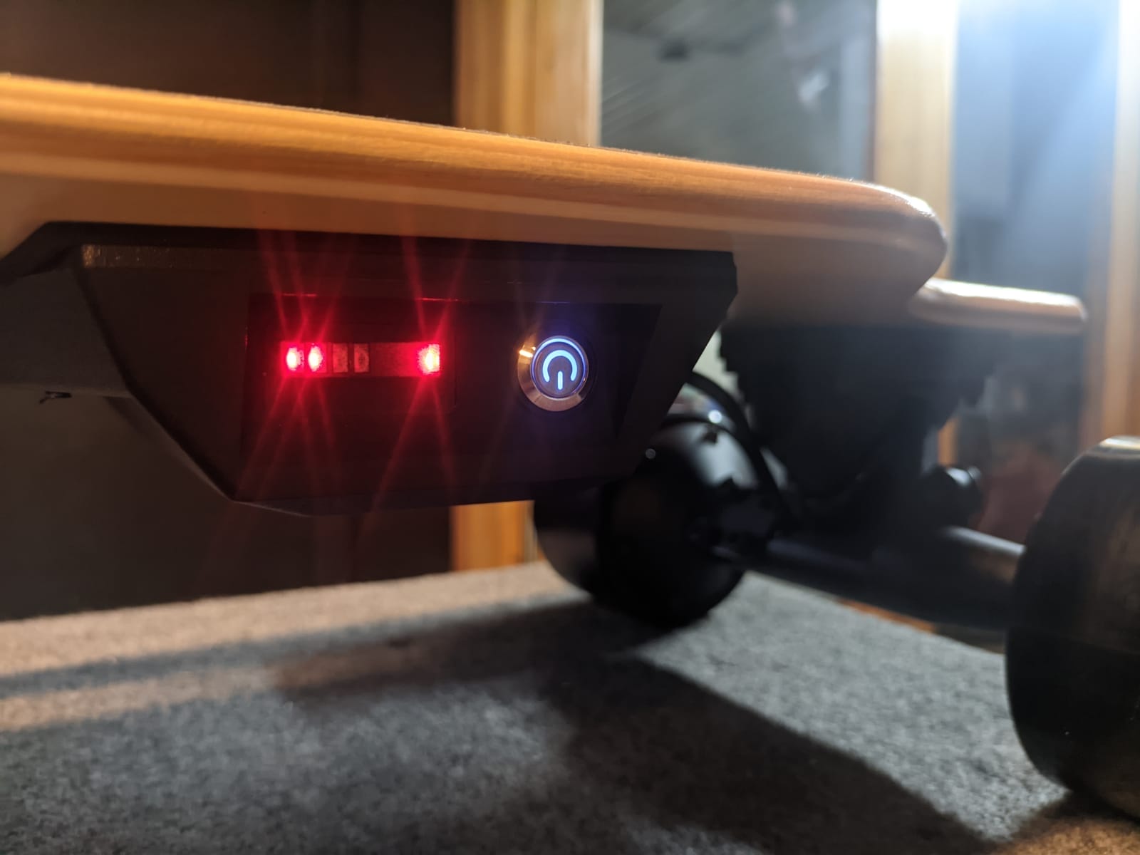 Onewheel VS Electric Skateboard: Side By Side Comparison Both skateboards can be controlled with a handheld remote or through an app on your smartphone.