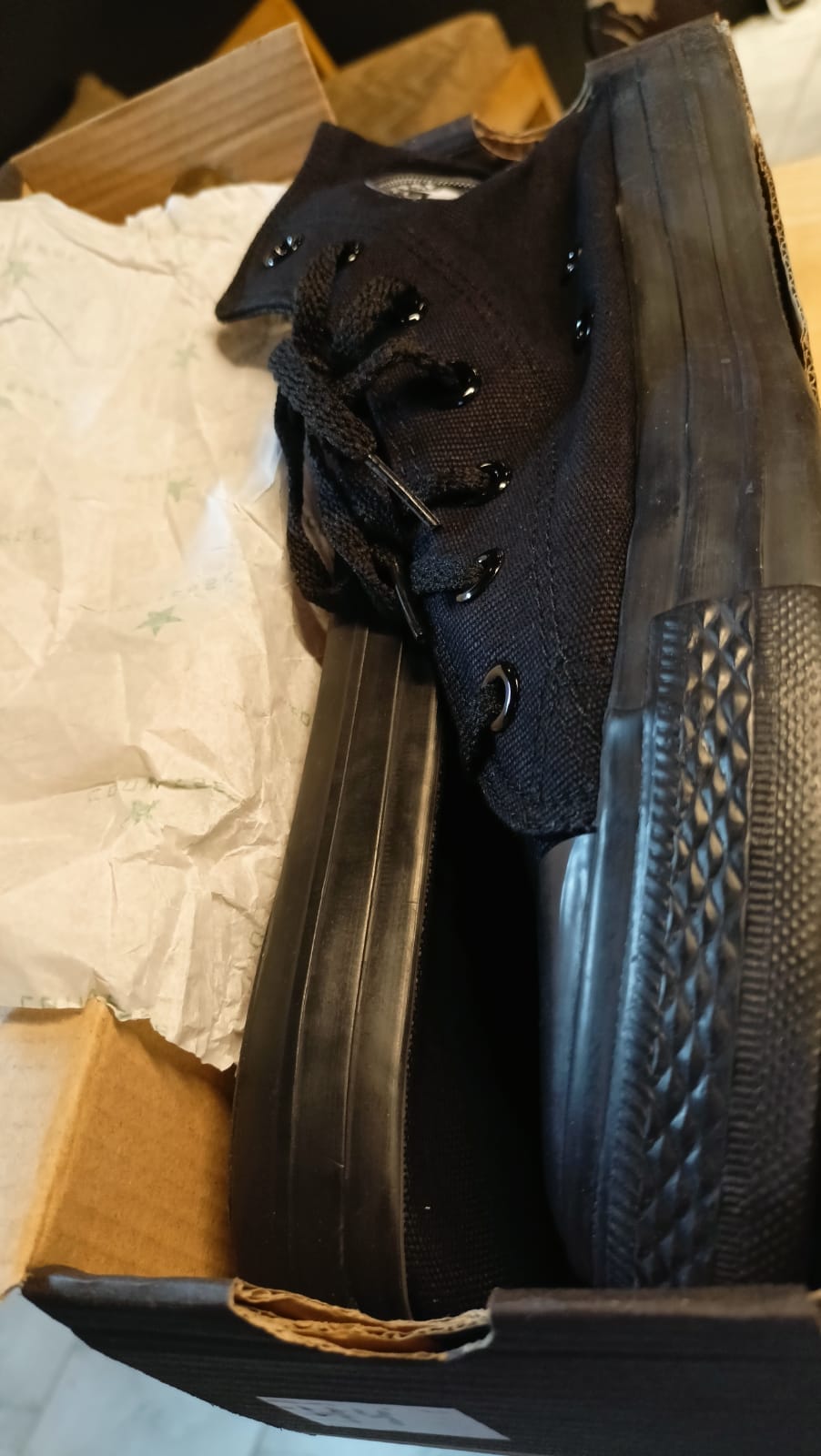 Top 7 Best Shoes for Longboarding 2024: Unleash Your Style Flexibility in the sole of the shoes ensures better movement and freedom on tricks and tracks.