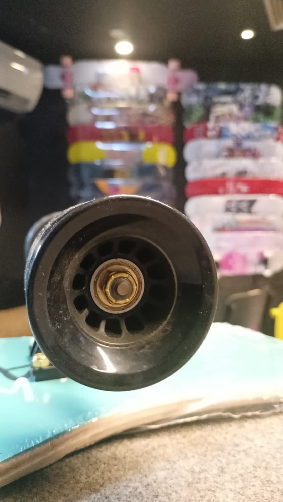 Supportive CoreGenerally, skating wheels come with a small center.
